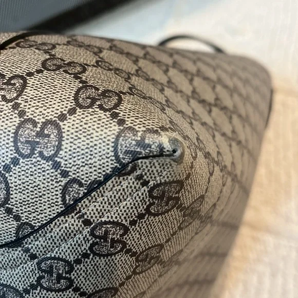 Extra large Gucci gg reversible tote - EUC - Picture 6 of 16